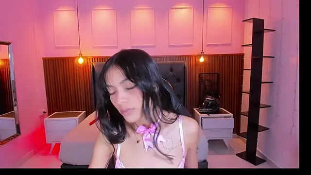 AMELIELEONE online show from 11.25.25