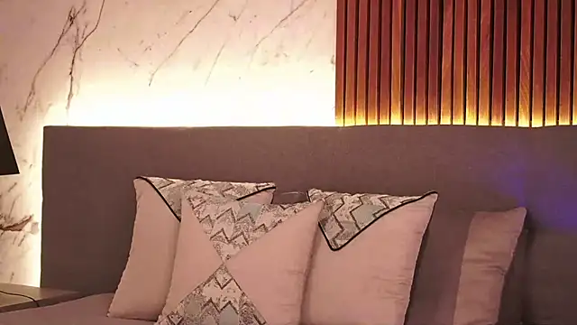 DulceLenns online show from 02.13.25