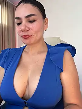 Snapshot of MeganDupont chatting on 10.23.25 MeganDupont online show from 10.23.25