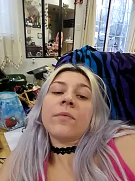 Snapshot of ScarletCallings420 chatting on 12.23.24 ScarletCallings420 online show from 12.23.24