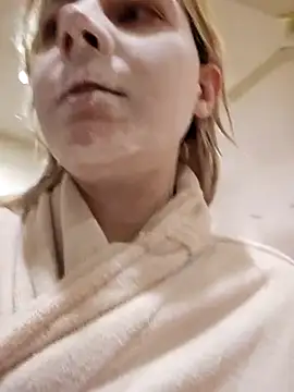 Snapshot of ScarletCallings420 chatting on 02.18.25 ScarletCallings420 online show from 02.18.25