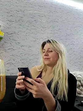 Snapshot of ScarletCallings420 chatting on 01.06.26 ScarletCallings420 online show from 01.06.26