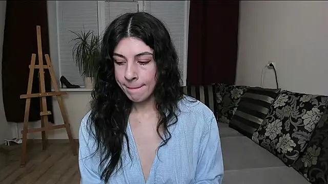 Snapshot of MolagAnna chatting on 09.16.25 MolagAnna online show from 09.16.25