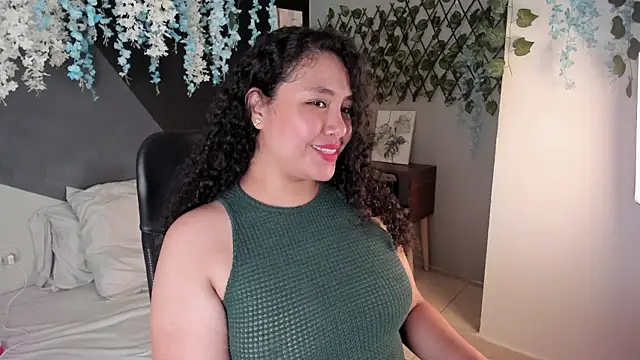 Snapshot of alixon_fiore5 chatting on 01.10.26 alixon fiore5 online show from 01.10.26