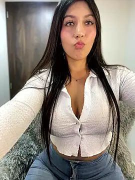 MiaJones21 online show from 01.17.26