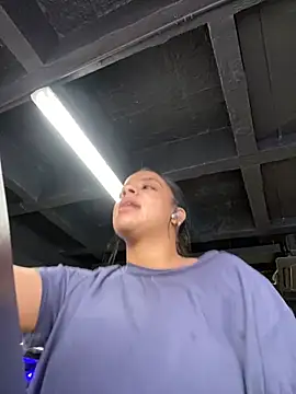 Snapshot of trianawhite chatting on 01.31.25 trianawhite online show from 01.31.25