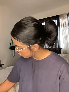 trianawhite online show from 12.20.25