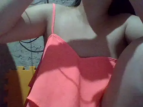 Snapshot of Beatrice143 chatting on 10.21.25 Beatrice143 online show from 10.21.25