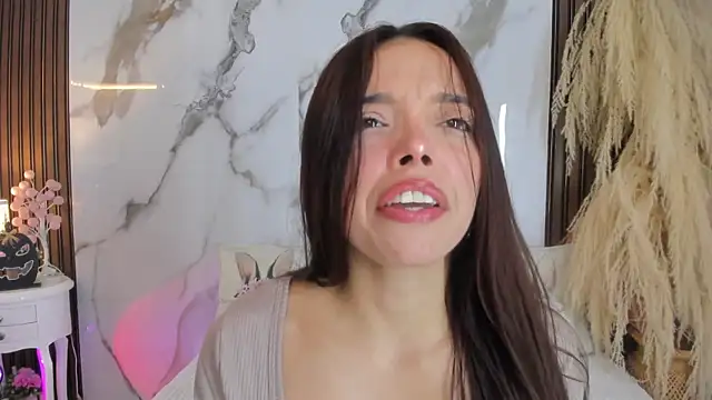 Snapshot of hannahill69 chatting on 10.11.25 hannahill69 online show from 10.11.25