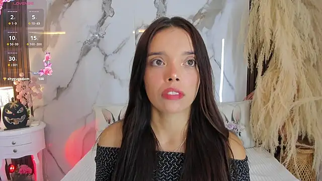 hannahill69 online show from 10.17.25