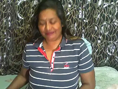 Snapshot of Mammabear_4u chatting on 12.15.24 Mammabear 4u online show from 12.15.24