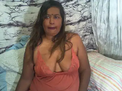 Snapshot of Mammabear_4u chatting on 02.06.25 Mammabear 4u online show from 02.06.25