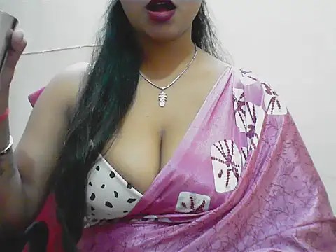 LovingPihu online show from 05.04.26