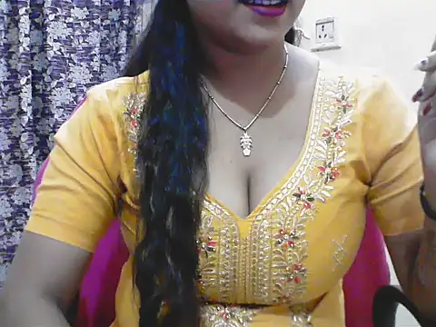 LovingPihu online show from 05.07.26