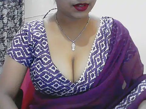 LovingPihu online show from 05.10.26