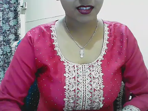 LovingPihu online show from 05.12.26