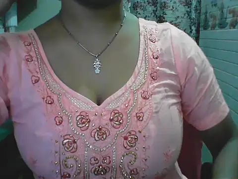 LovingPihu online show from 05.26.26