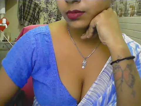 LovingPihu online show from 05.27.26
