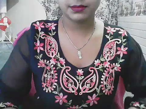 LovingPihu online show from 05.30.26