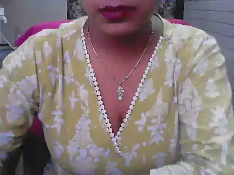 LovingPihu online show from 06.05.26