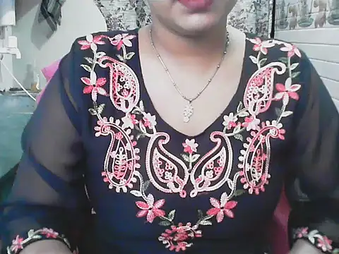 LovingPihu online show from 06.12.26
