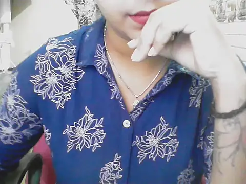 LovingPihu online show from 06.14.26