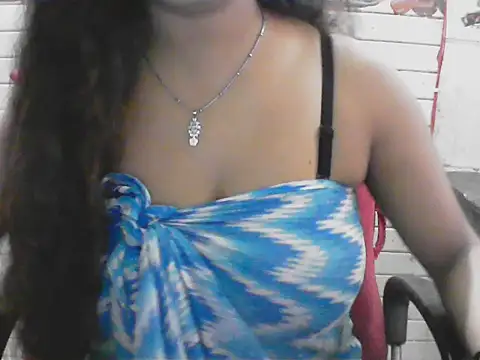 LovingPihu online show from 06.16.26