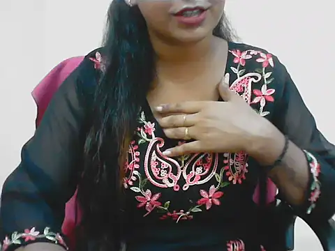LovingPihu online show from 07.16.26