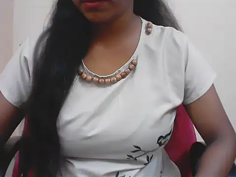 LovingPihu online show from 07.18.26