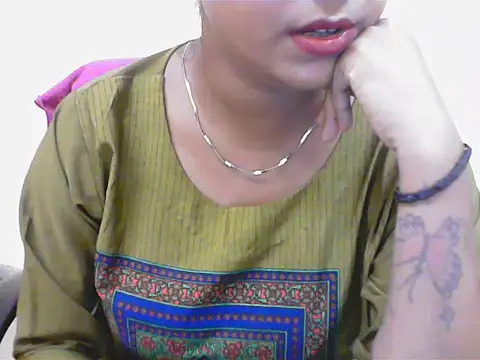 LovingPihu online show from 07.23.26