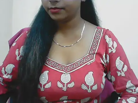 LovingPihu online show from 07.24.26