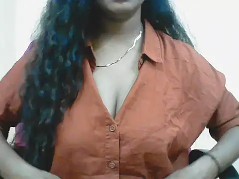 LovingPihu online show from 07.25.26