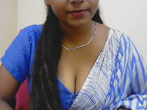 LovingPihu online show from 07.28.26