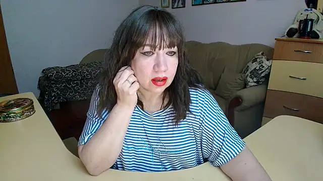 Lucretia Goldi  online show from 02.10.26