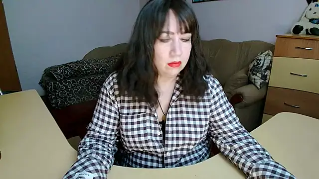 Lucretia Goldi  online show from 03.05.26