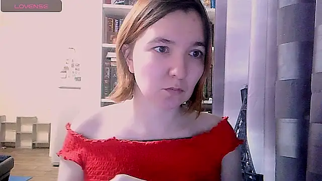 Snapshot of BrattyFoxyGirl chatting on 12.07.24 BrattyFoxyGirl online show from 12.07.24