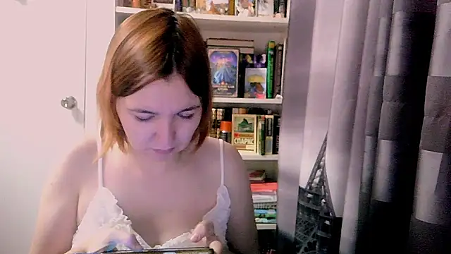 Snapshot of BrattyFoxyGirl chatting on 02.15.25 BrattyFoxyGirl online show from 02.15.25