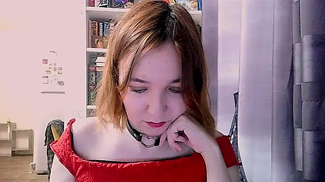 Snapshot of BrattyFoxyGirl chatting on 02.17.25 BrattyFoxyGirl online show from 02.17.25