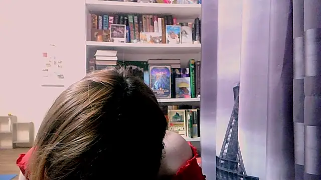 Snapshot of BrattyFoxyGirl chatting on 02.17.25 BrattyFoxyGirl online show from 02.17.25