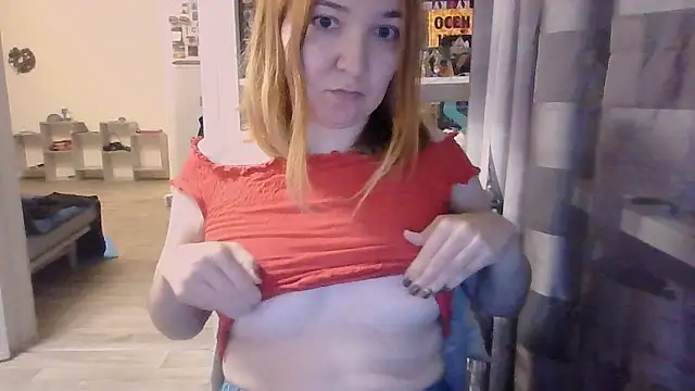 Snapshot of BrattyFoxyGirl chatting on 10.16.25 BrattyFoxyGirl online show from 10.16.25