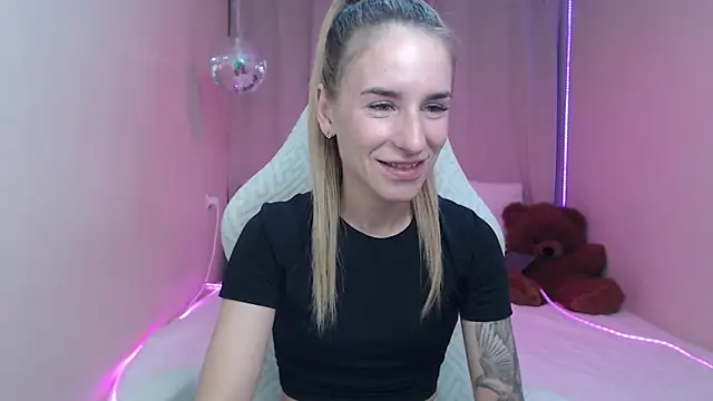 DeboraHorny online show from 05.17.26
