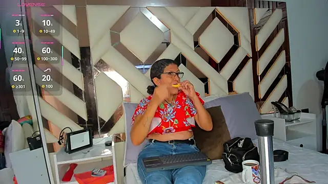 Keyla Milf online show from 12.20.25