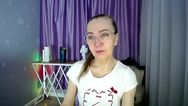 queen a n i online show from 02.11.25