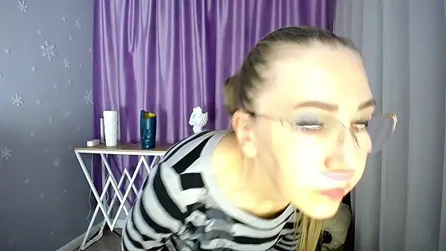 queen a n i online show from 03.08.25