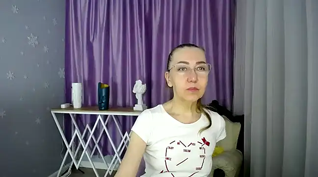 queen a n i online show from 03.15.25