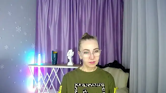 queen a n i online show from 09.09.25