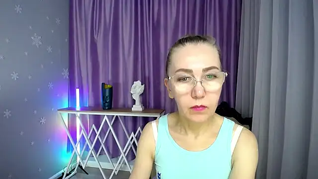 queen a n i online show from 09.15.25