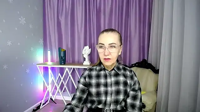 queen a n i online show from 09.27.25