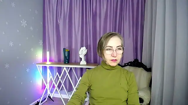 queen a n i online show from 11.22.25