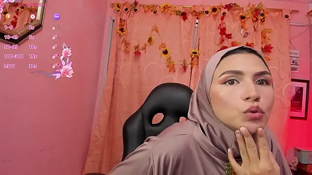 Snapshot of DarshaKhemu chatting on 09.17.25 DarshaKhemu online show from 09.17.25